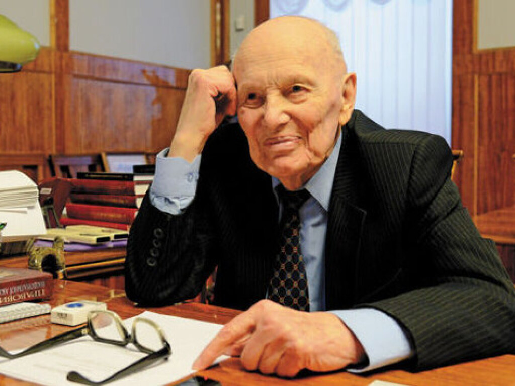 Умер выдающийся украинский ученый Борис Патон