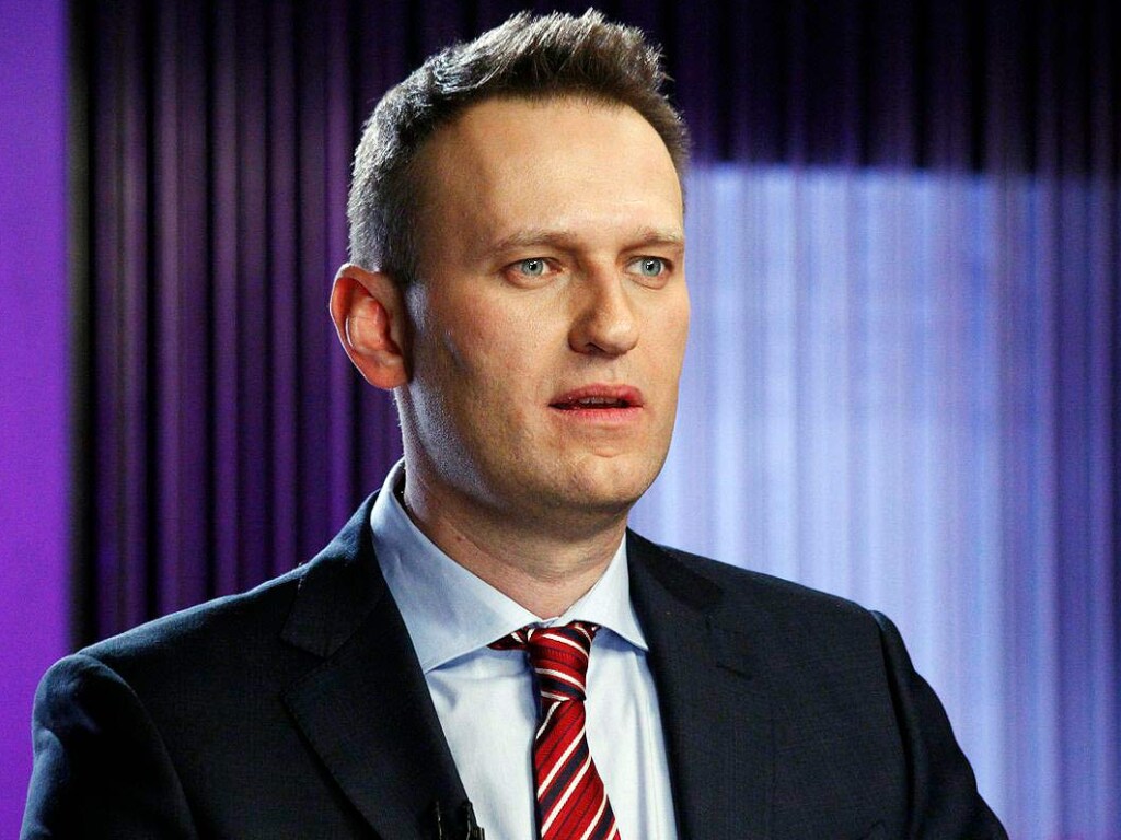 Навальный в коме: Стало известно, кто принес оппозиционеру напиток (ВИДЕО)