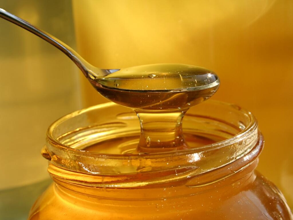 Исцелит от кашля: Названы дополнительные полезные свойства меда