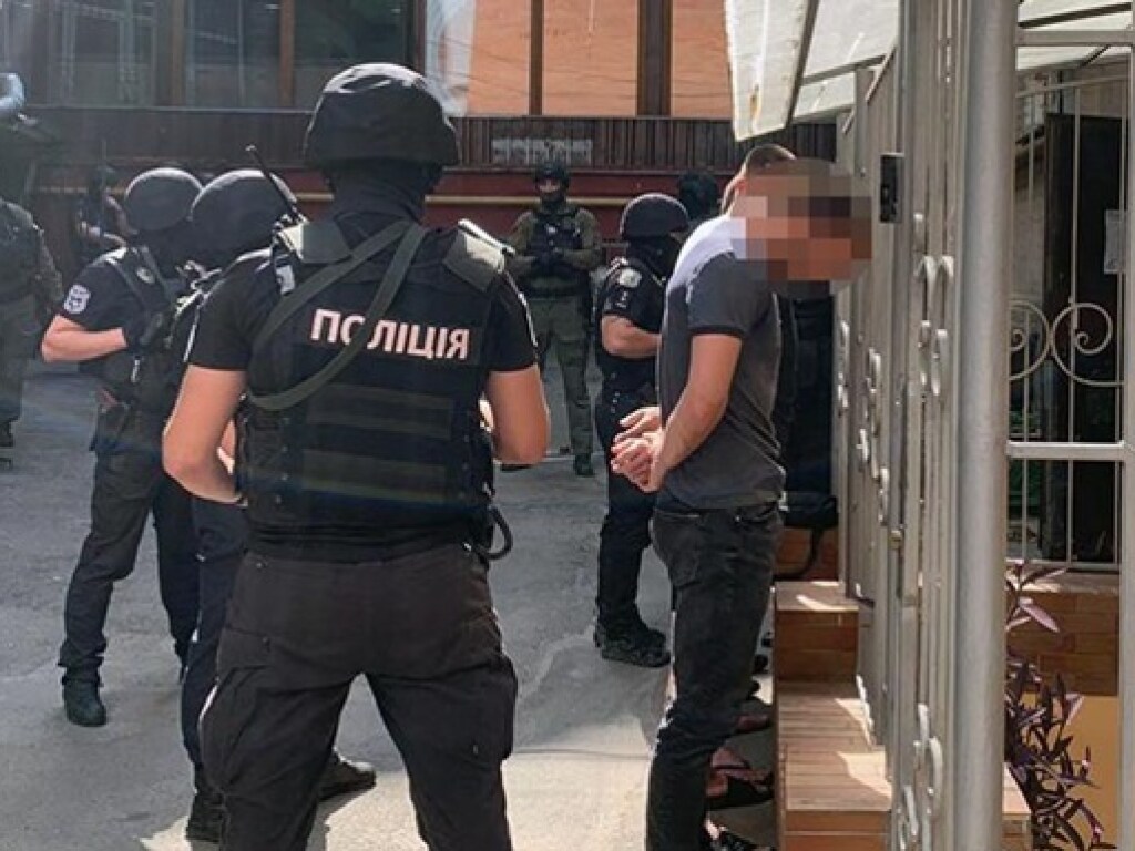 В центре Киеве задержали вооруженную группу: подозревают в подготовке провокаций (ФОТО)
