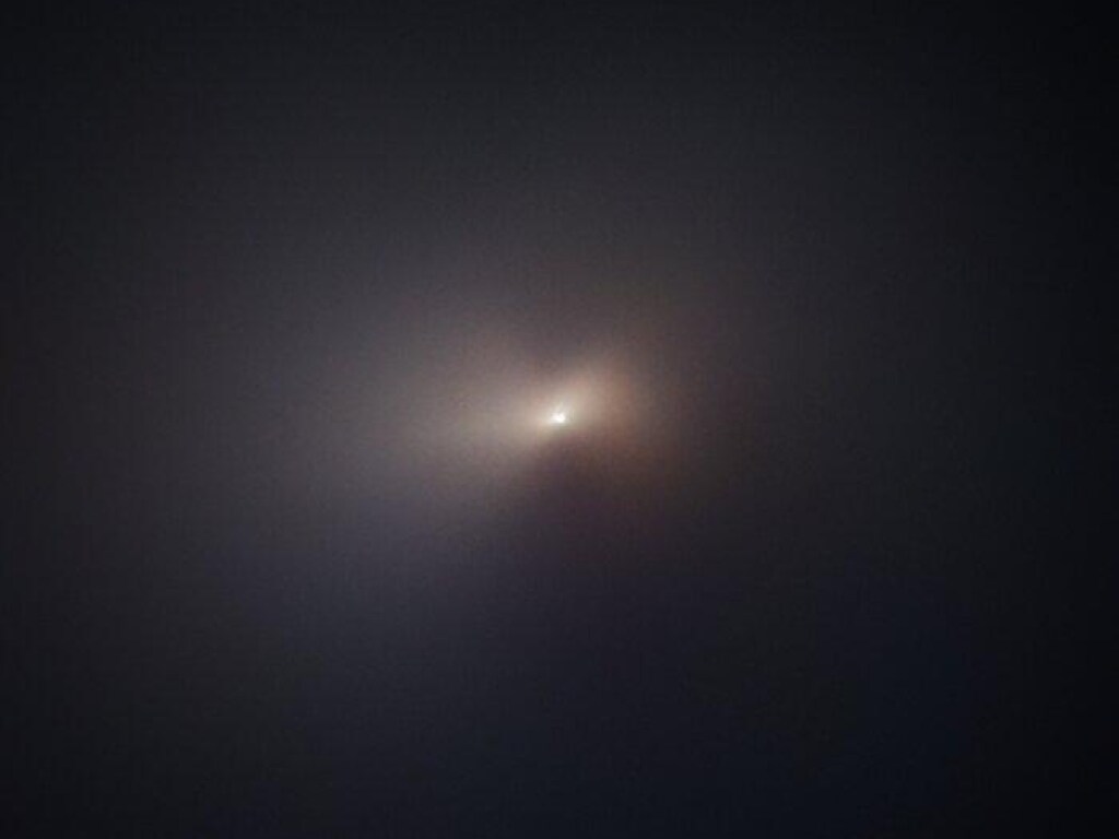 Телескоп Хаббл сделал впечатляющий снимок кометы Neowise