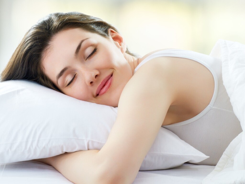 «Средство от бессонницы»: кровать надо использовать только для ночного сна и секса – врач