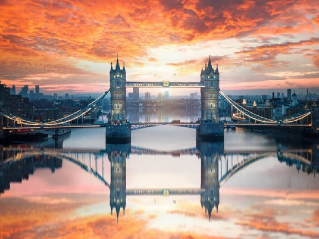 В Лондоне сломался 136-летний Тауэрский мост (ВИДЕО)