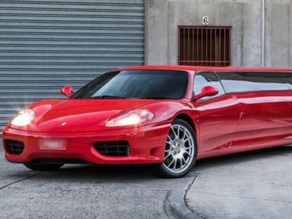Как выглядит единственный лимузин от Ferrari: странное авто выставили на продажу (ФОТО, ВИДЕО)