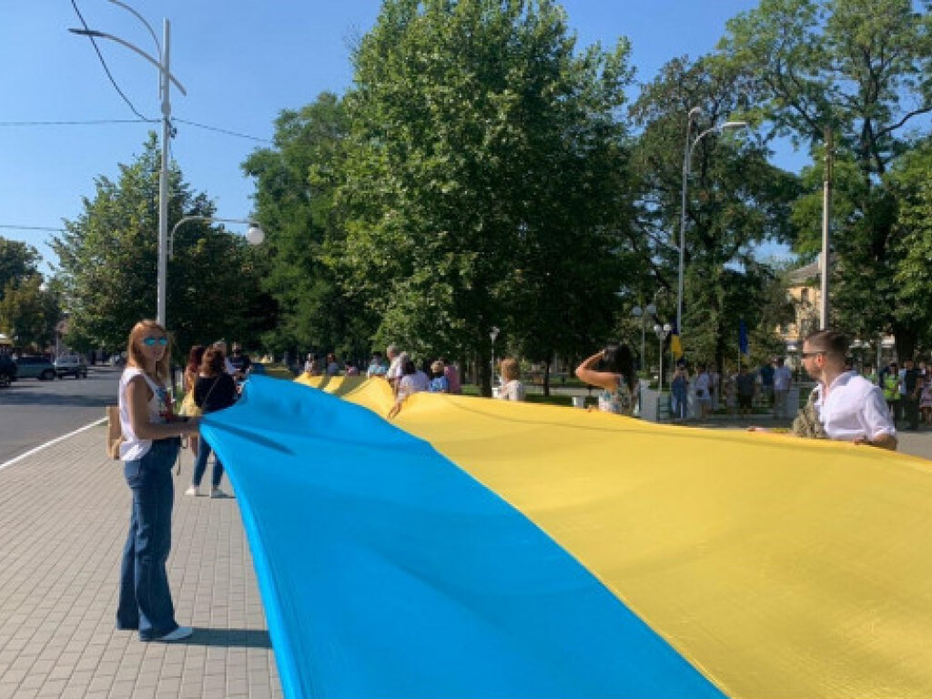 День Независимости в регионах: В Измаиле развернули стометровый государственный флаг Украины (ФОТО)