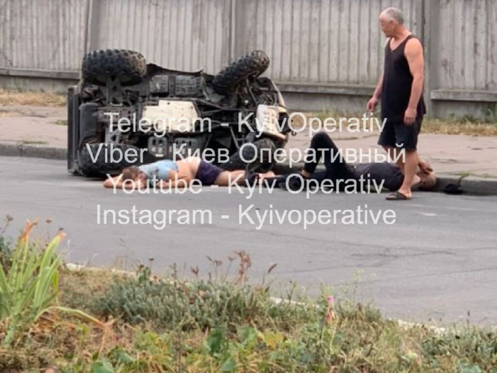 ДТП с квадроциклом: на Рыбальском острове в Киеве в аварии пострадали два человека (ФОТО)