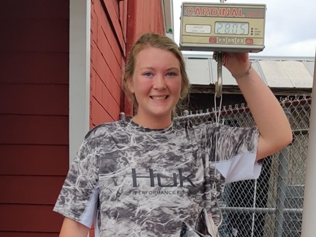 17-летняя девушка поймала рекордный улов (ФОТО)