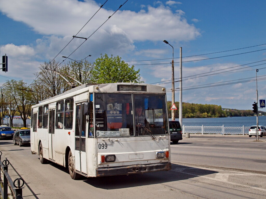 В Черновцах прекратил работу общественный транспорт по требованию полиции