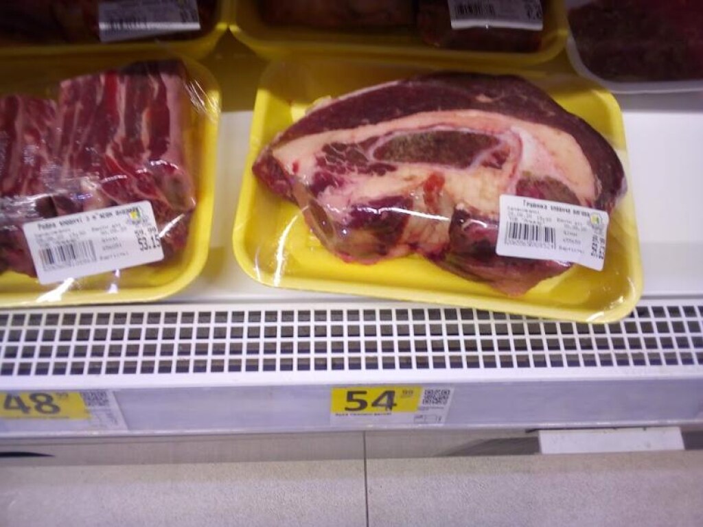 Какие продукты взять на пикник: цены на мясо и овощи в столичных магазинах (ФОТО)