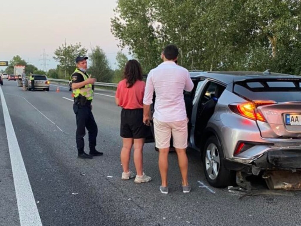 Двое участников шоу «Холостяк 9» угодили в аварию по дороге в Киев (ФОТО)