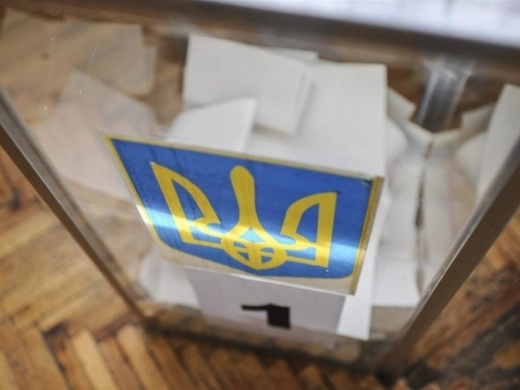 Никаких законодательных инициатив по переносу даты местных выборов в Украине нет – нардеп