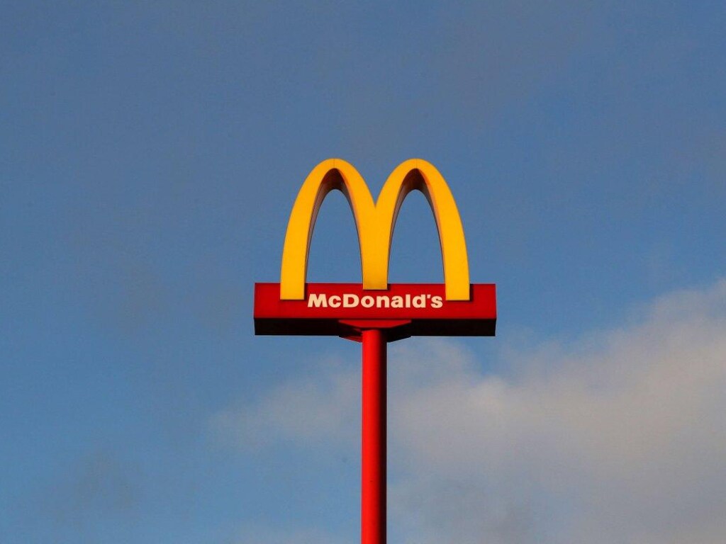 Дело на миллиард долларов: на McDonald&#8217;s подали в суд за расизм