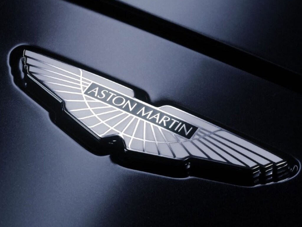 На торги выставят редкое деревянное авто от дизайнера Aston Martin (ВИДЕО)
