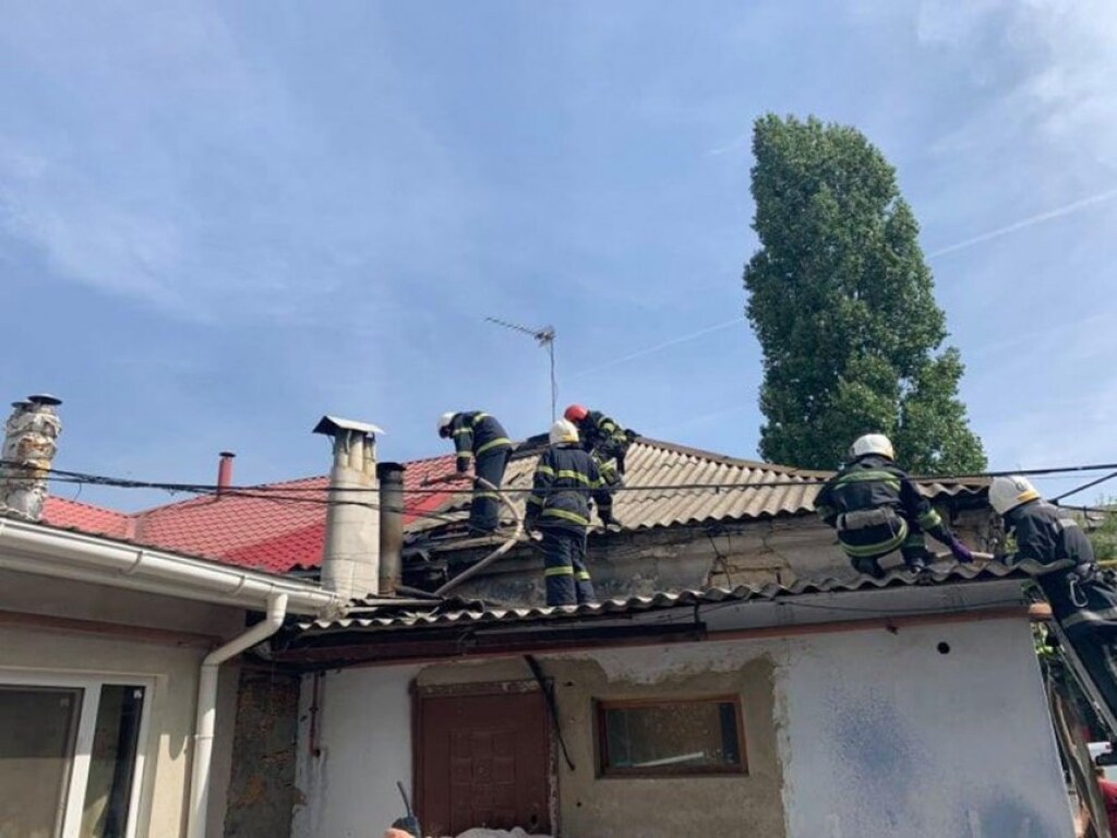 Неправильная эксплуатация дымоходов или нагревательных печей: В Николаеве горел кафетерий (ФОТО)