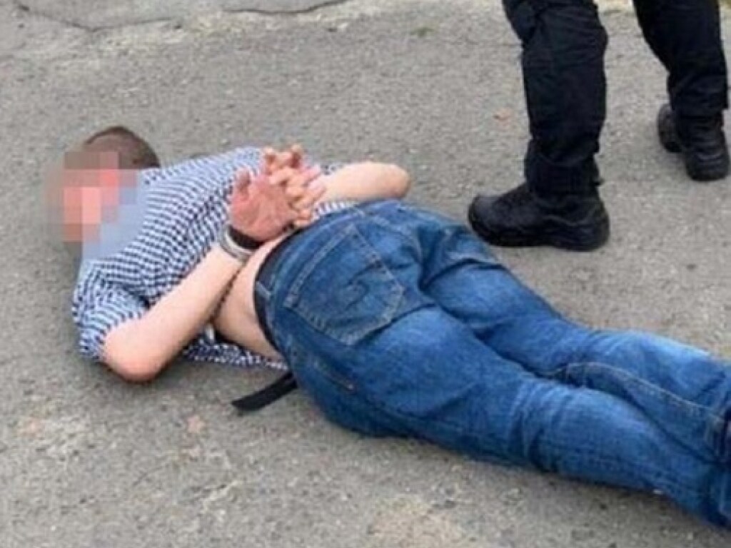 В Киеве задержан полицейский за торговлю наркотиками (ФОТО)