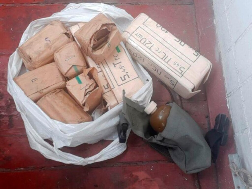 В Киеве на балконе у пенсионерки обнаружили боеприпасы (ФОТО)