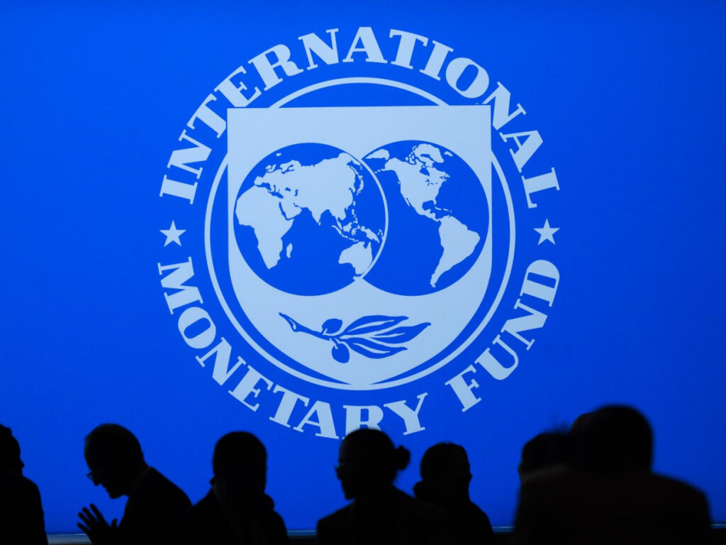 Куда уходят деньги украинцев: почему МВФ не списывает нам долги