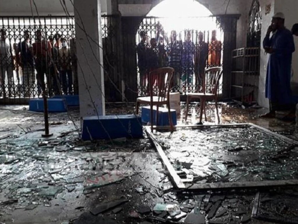 В Бангладеше произошел взрыв кондиционеров в мечети: 17 погибших, более 50 человек получили ожоги и ранения (ФОТО)
