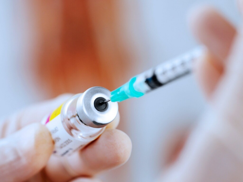 В Украине давно надо было начать вакцинацию от гриппа, но вакцин нет &#8212; врач