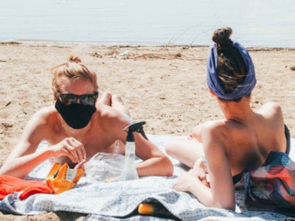В Турции ухудшается ситуация с коронавирусом: маски нужно носить на пляжах