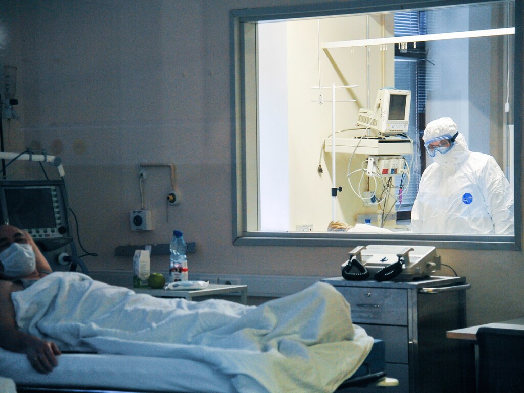В Украине не хватает коронавирусных коек, людям отказывают в госпитализации  – эксперт