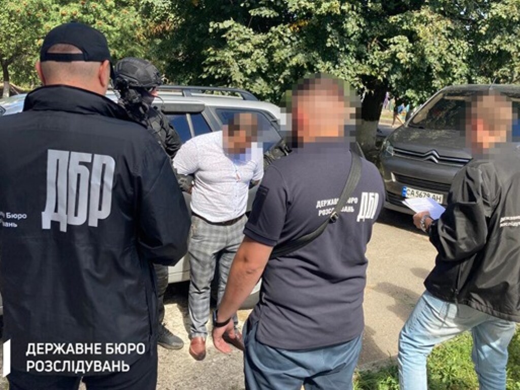 В Черкасской области СБУ поймала на взятке полицейского и сотрудника прокуратуры, «крышевавших» незаконный игорный бизнес (ФОТО, ВИДЕО)