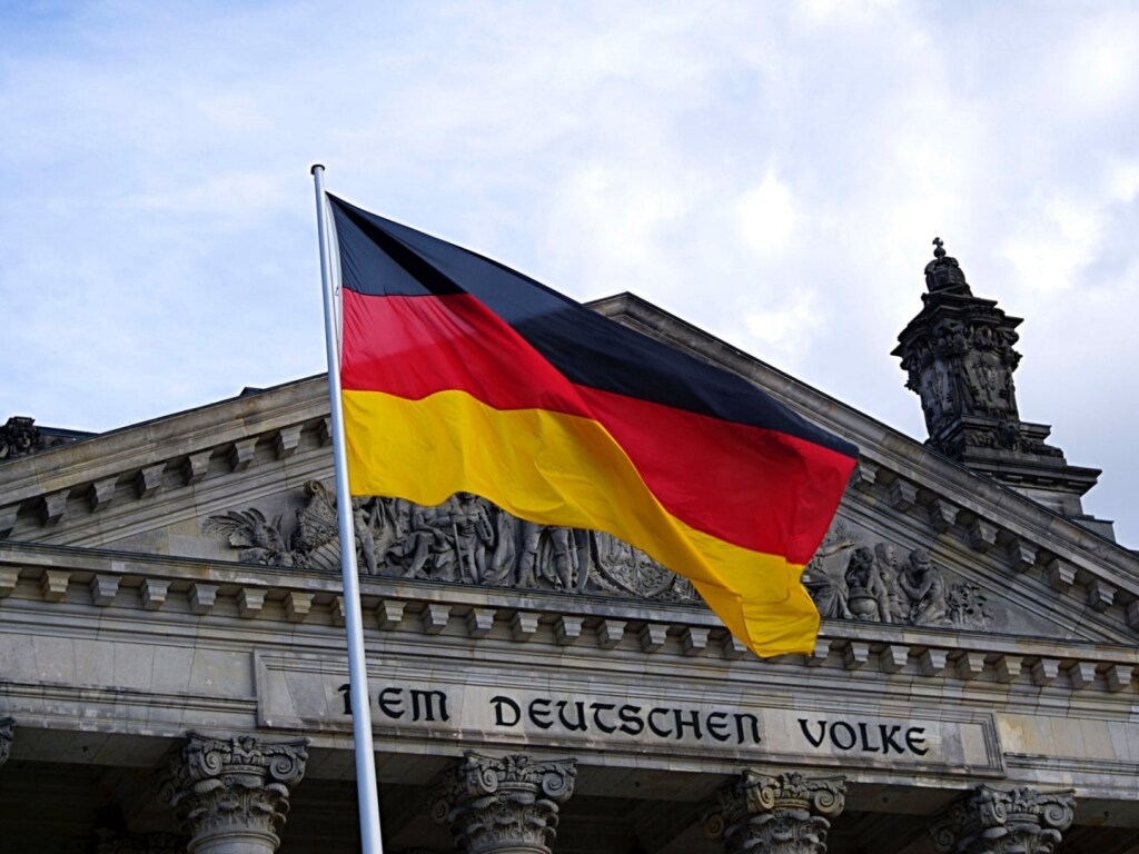 С 1 октября Германия отменит предостережение от поездок за пределы ЕС и Шенгенской зоны