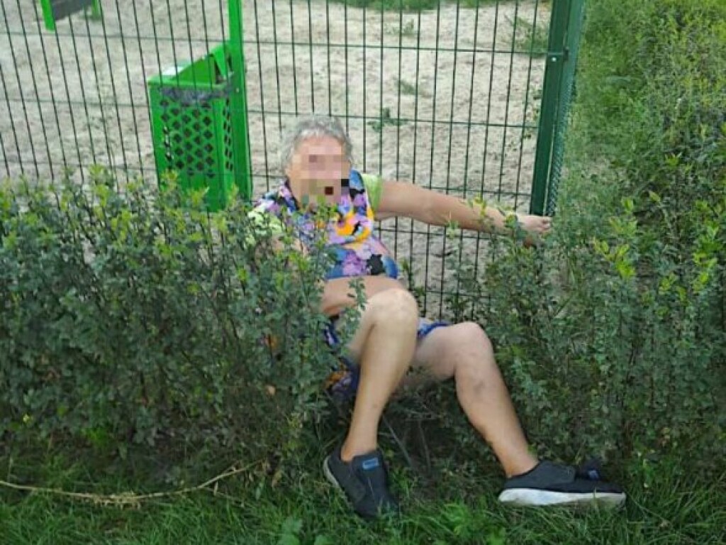 В Киеве пенсионерка показывала детям интимные зоны (ФОТО)