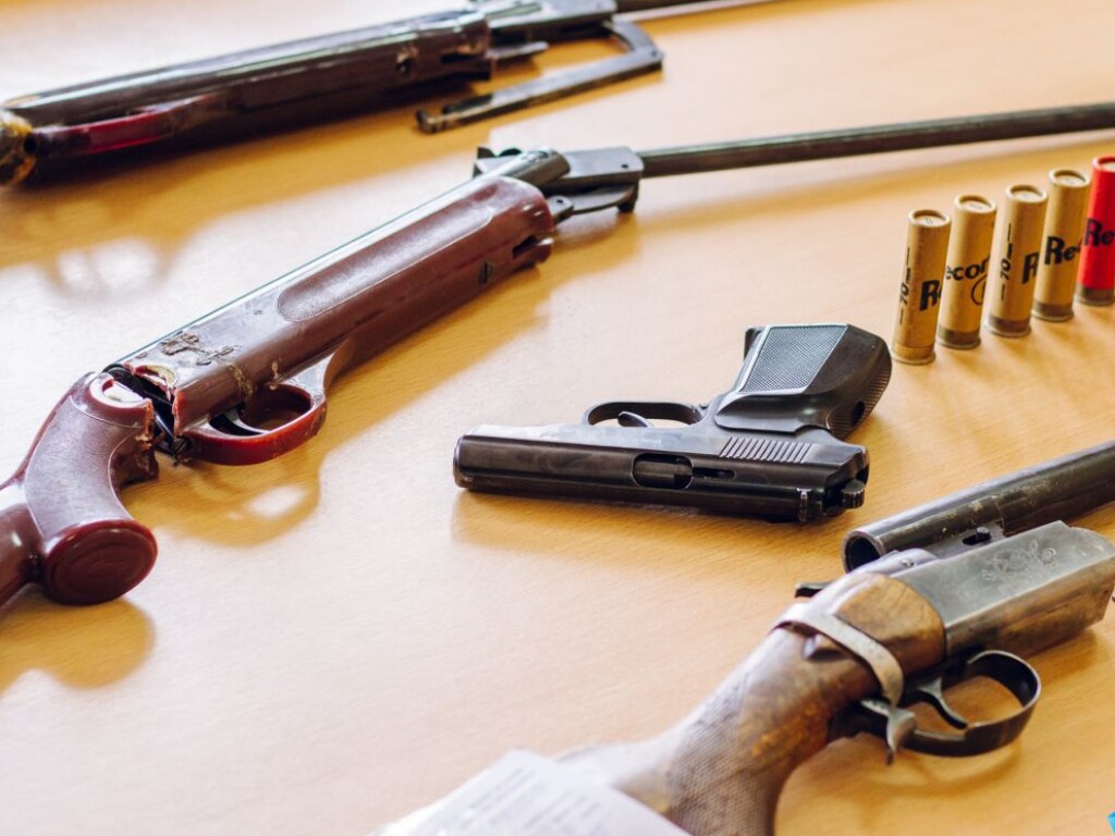 Эксперт рассказал, сколько нелегального оружия у украинцев на руках
