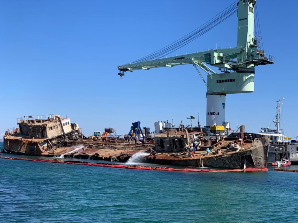 Эксперты оценили сумму убытков Украины от танкера Delfi