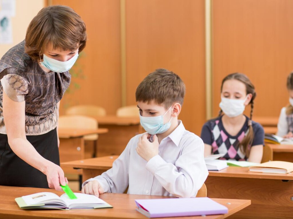 В Украине резко увеличилось число заболевших коронавирусом учителей и школьников &#8212; Минздрав