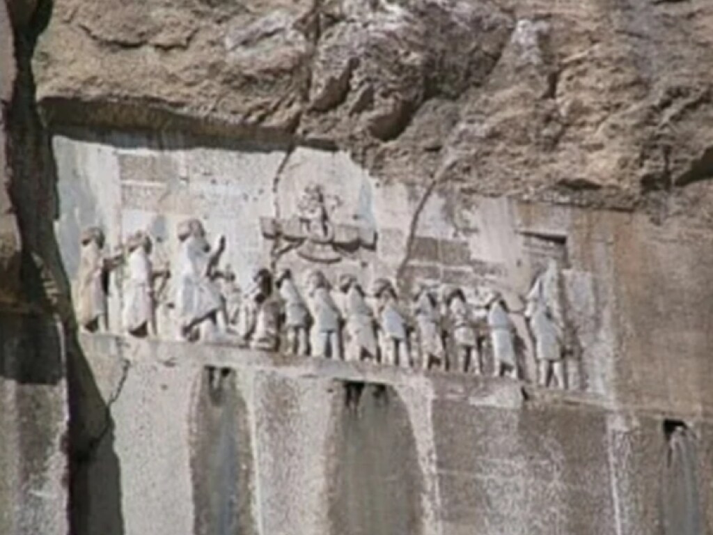 В Иране древнейшие надписи в «жилище богов» поведали ученым о невероятных событиях прошлого (ФОТО)