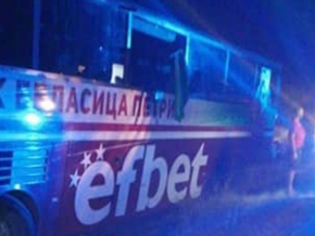 В Болгарии произошла авария с участием автобуса, перевозившего футбольную команду (ФОТО)