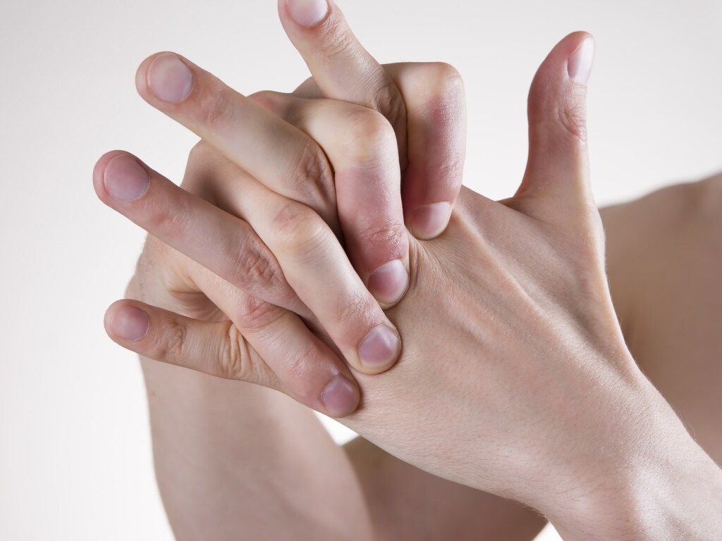 Медики выяснили, как по длине пальцев определить риск рака и инсульта