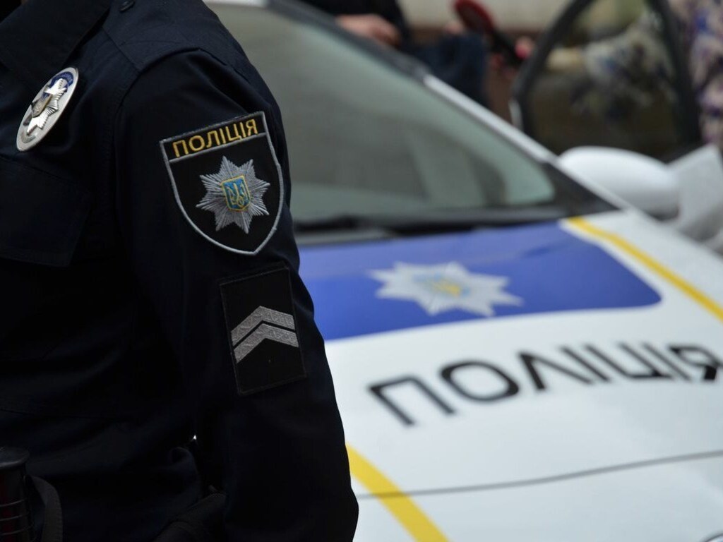 В Одессе на заправке устроили потасовку с полицией из-за парня без маски (ВИДЕО)