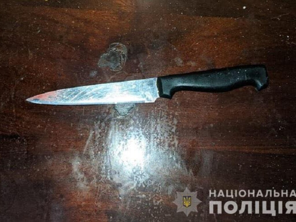На Шулявке в Киеве во время бытовой ссоры женщина ударила ножом в грудь сожителя (ФОТО)