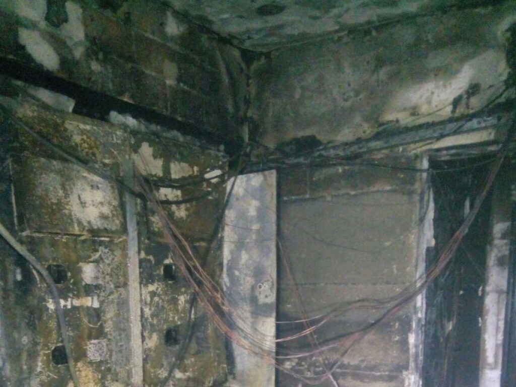 В одесской многоэтажке загорелись электрощитовые сразу на нескольких этажах (ФОТО)