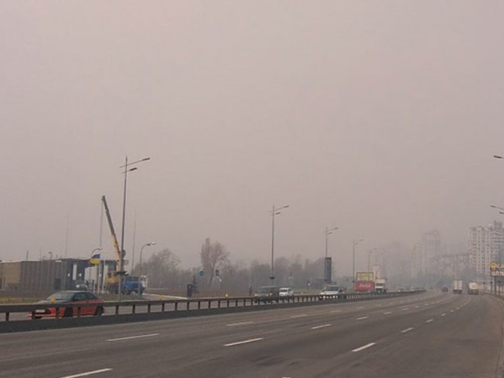 Киев накрыло смогом: столица Украины заняла 15 место в рейтинге самых грязных городов мира (ИНФОГРАФИКА)