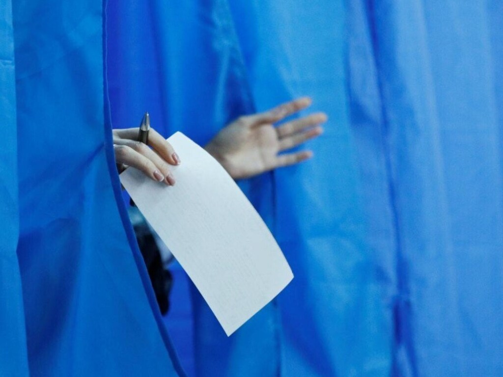 В медпрофсоюзе прокомментировали работу комиссий на выборах с заболевшими коронавирусом