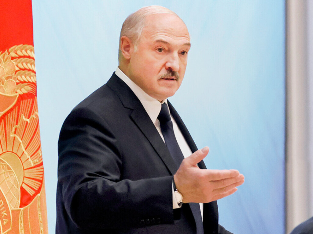 «Это вынужденная мера»: Лукашенко «усиливает» границу с Украиной и закрывает с Литвой и Польшей