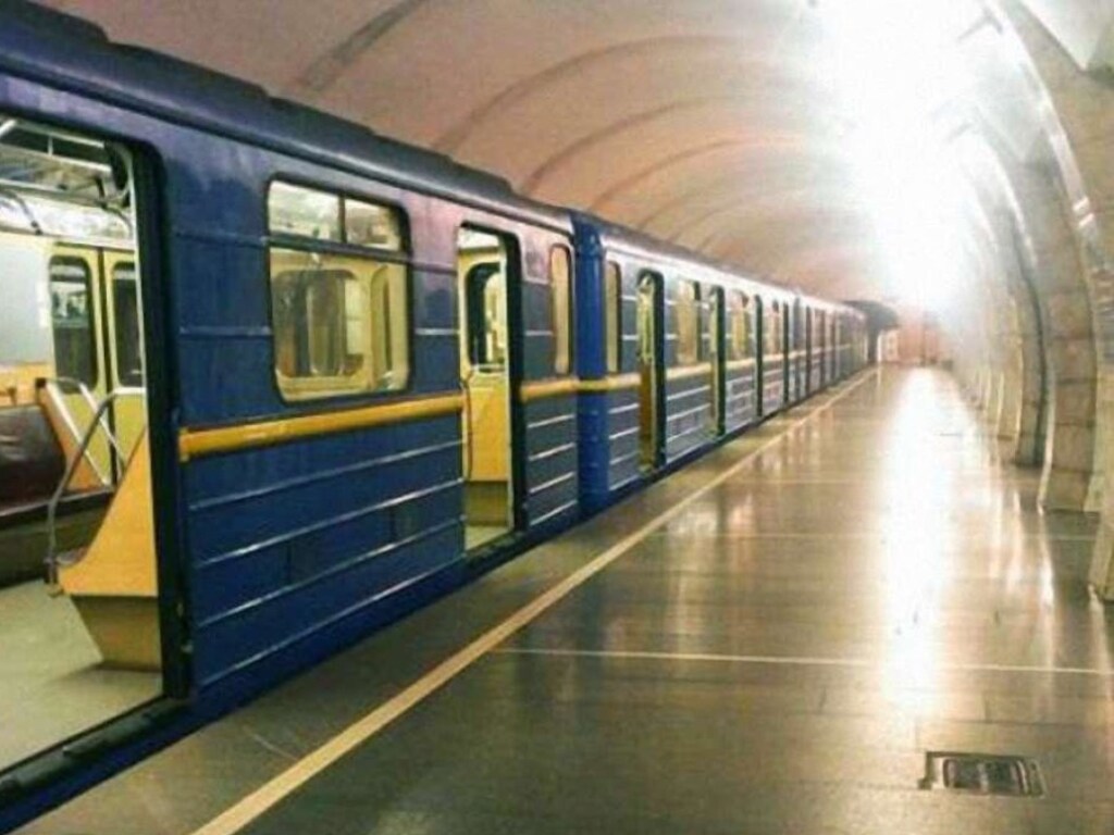 В киевском метро обокрали 17-летнюю девушку – полиция