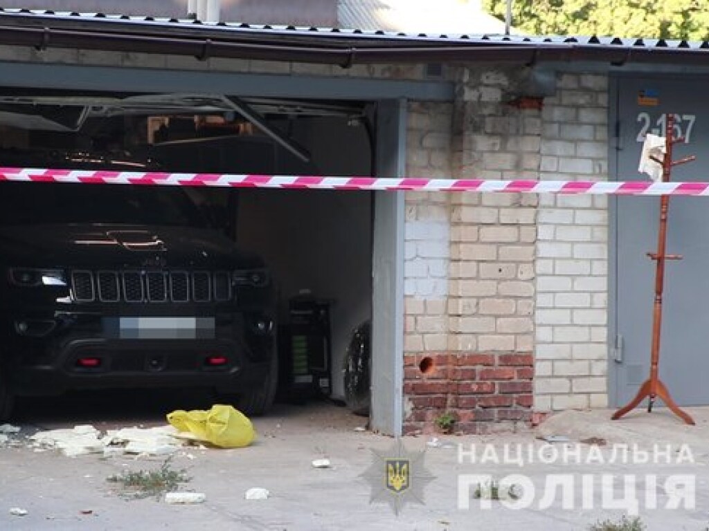 Мужчина взорвал с себя в гараже в центре Харькова: опубликованы фото и видео