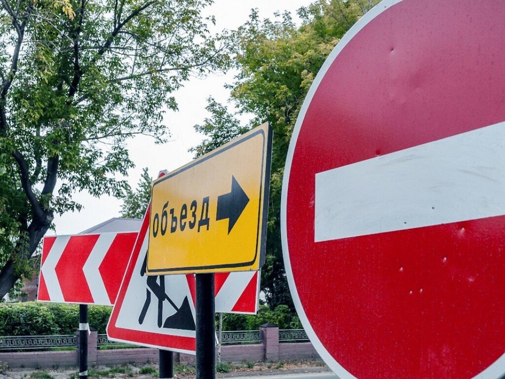 В Киеве ограничили движение транспорта на Днепровской набережной: что случилось