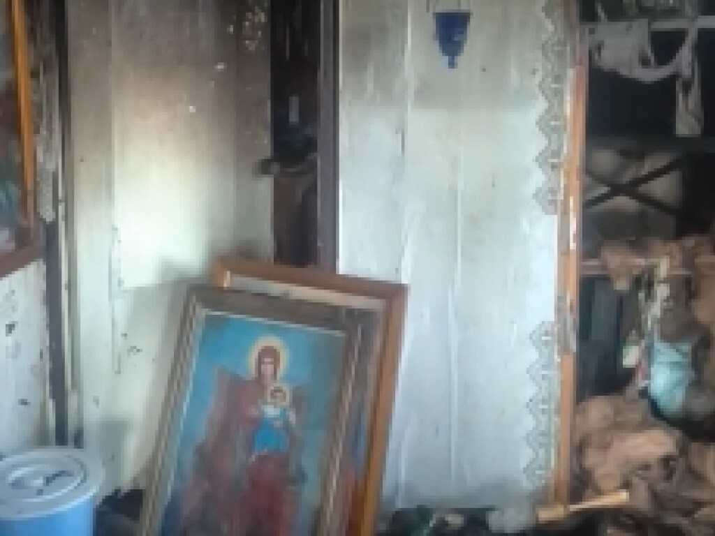 Пожар уничтожил иконы, литературу и одежду священника в храме на Полтавщине (ФОТО)