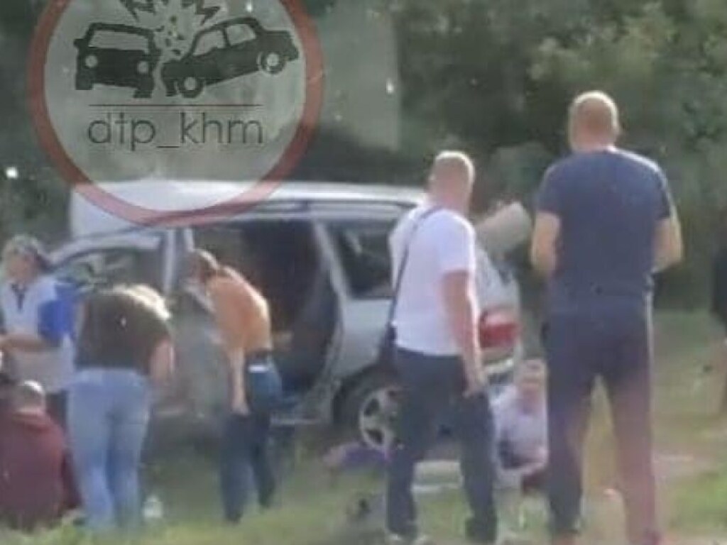 Двое человек в тяжелом состоянии: В Хмельницкой области в ДТП пострадали семь человек – СМИ (ФОТО)