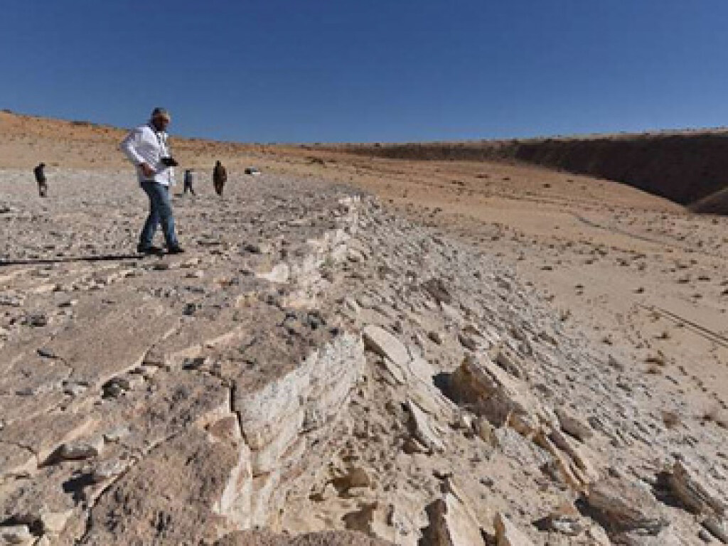 Ученые обнаружили в пустыне останки человека возрастом 120 тысяч лет (ФОТО)