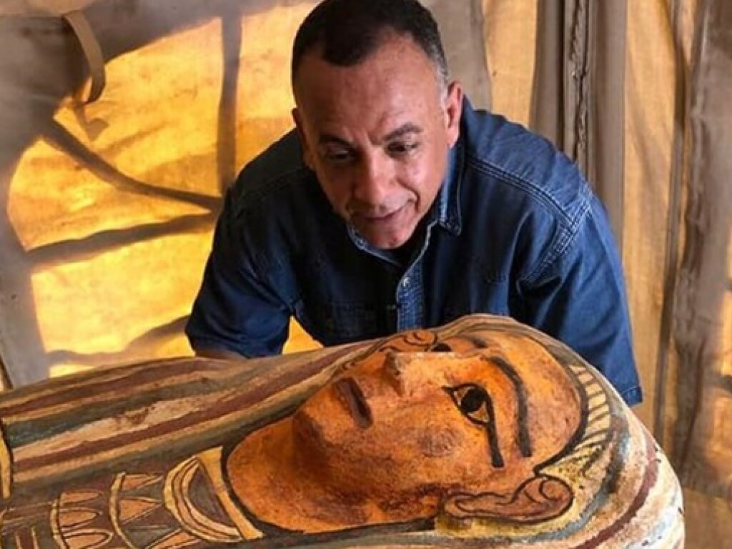 Под Каиром археологи обнаружили 27 саркофагов возрастом 2500 лет (ФОТО)