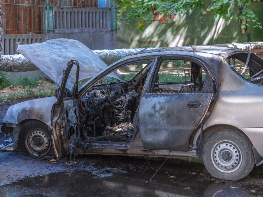 В Днепре сгорели два Daewoo (ФОТО)