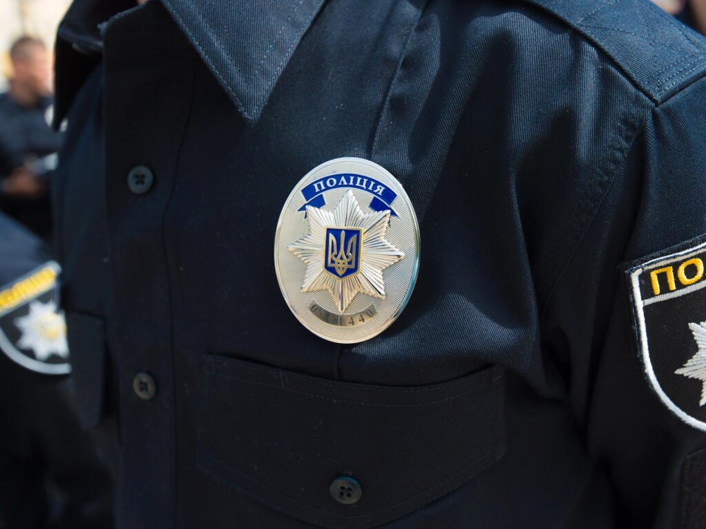 Учительница ударила школьницу книгой: в Харьковской области будут судить педагога из-за буллинга &#8212; полиция
