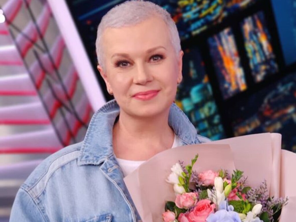 После химиотерапии: 55- летняя Алла Мазур впервые появилась в эфире без парика (ФОТО, ВИДЕО)